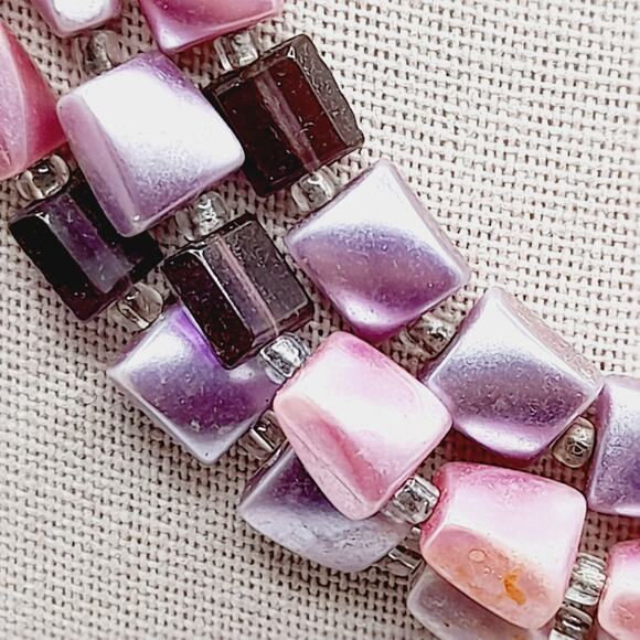 Vintage Japan 1950s Pink Lavender Pearl Finish 3 Strand Necklace 17” - Picture 5 of 13